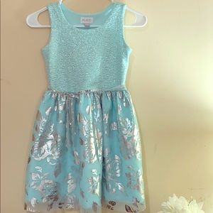 Clear out closet sale! Girls Dress 👗 size 7/8